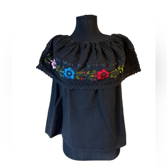 Embroidered Flowers Off The Shoulder Traditional Blouse - Picture 3 of 16